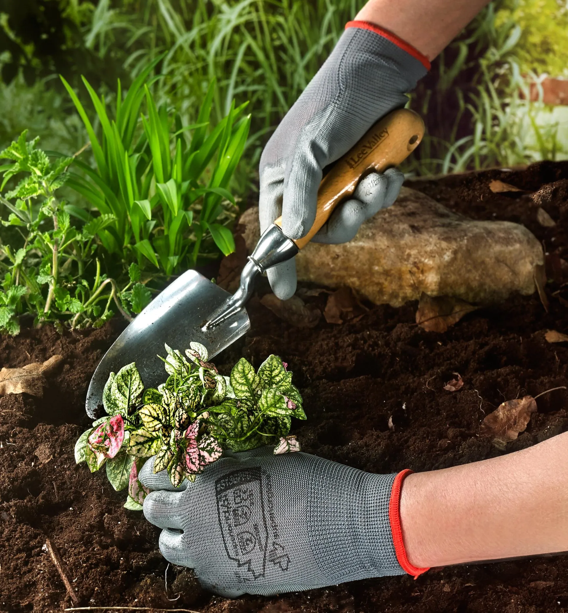 Lee Valley 12 Pairs Of Lightweight Work Gloves