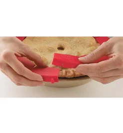 Lee Valley Adjustable Pie Shield