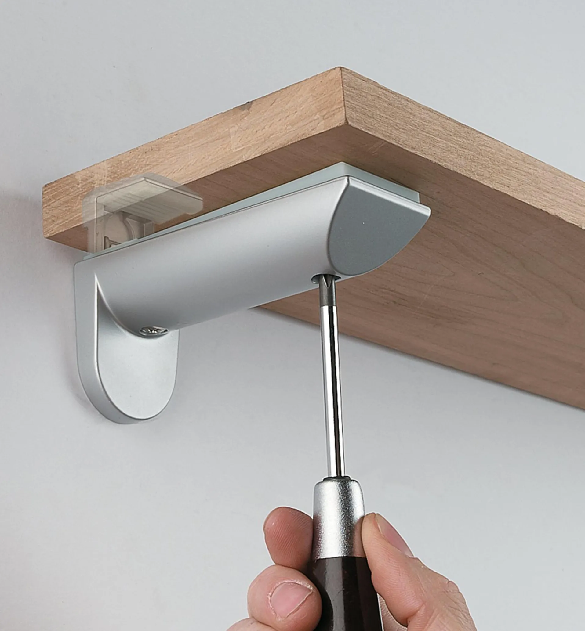 Lee Valley Adjustable Shelf Holders