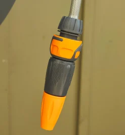 Lee Valley Auto-Retracting Hose Reel