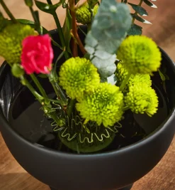 Lee Valley Blue Ribbon Flower Holder