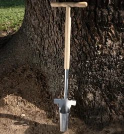 Lee Valley Bulb Planter