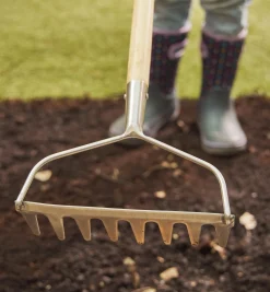 Lee Valley Children’s Flathead Rake