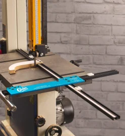 Lee Valley Circle-Cutting Jig With Support