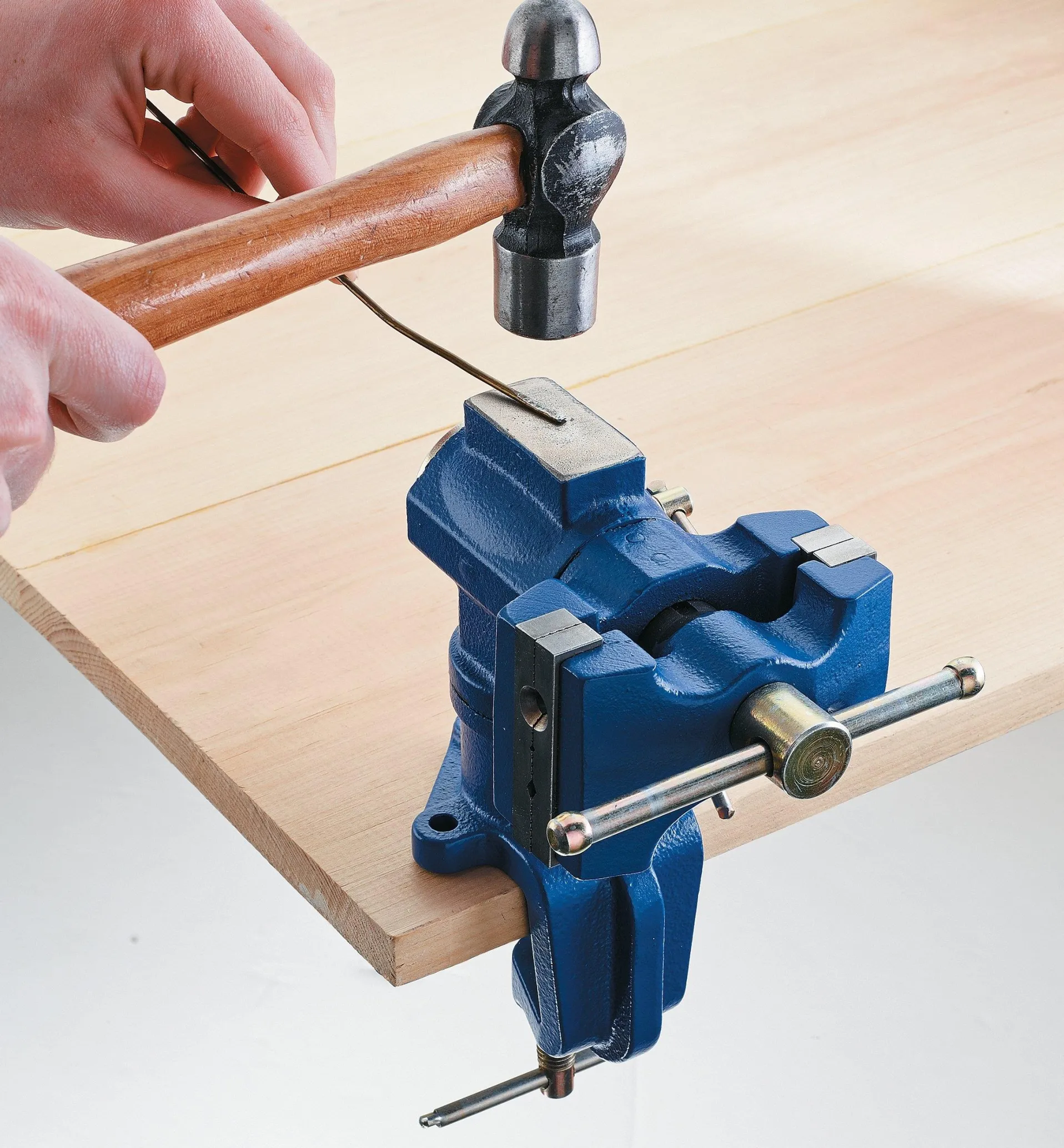 Lee Valley Clamp-On Articulating Vise