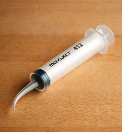 Lee Valley Curved-Tip Syringe