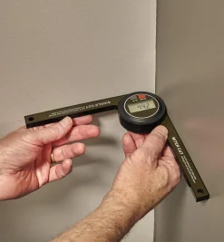 Lee Valley Digital Miter Saw Gauge