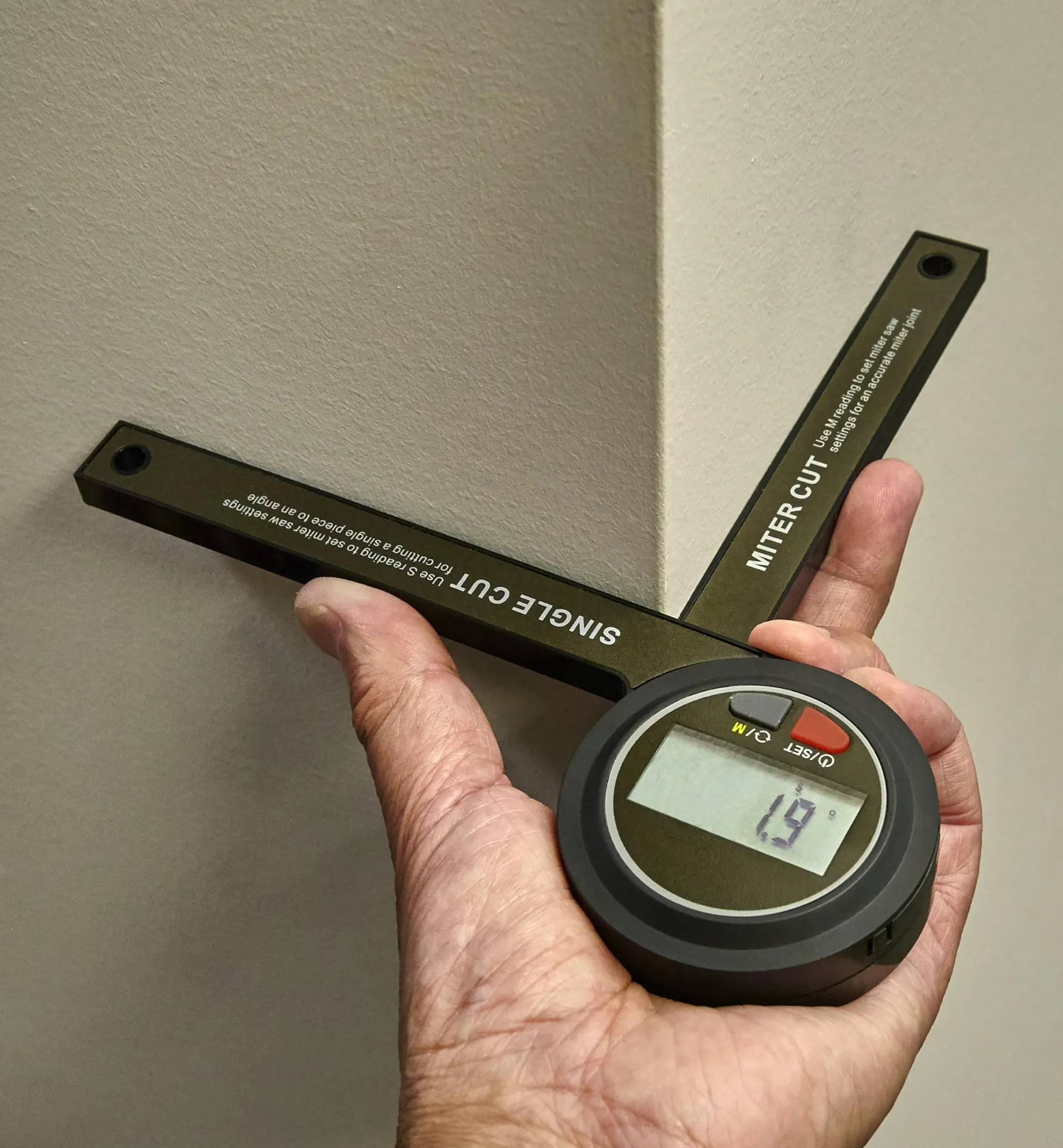 Lee Valley Digital Miter Saw Gauge