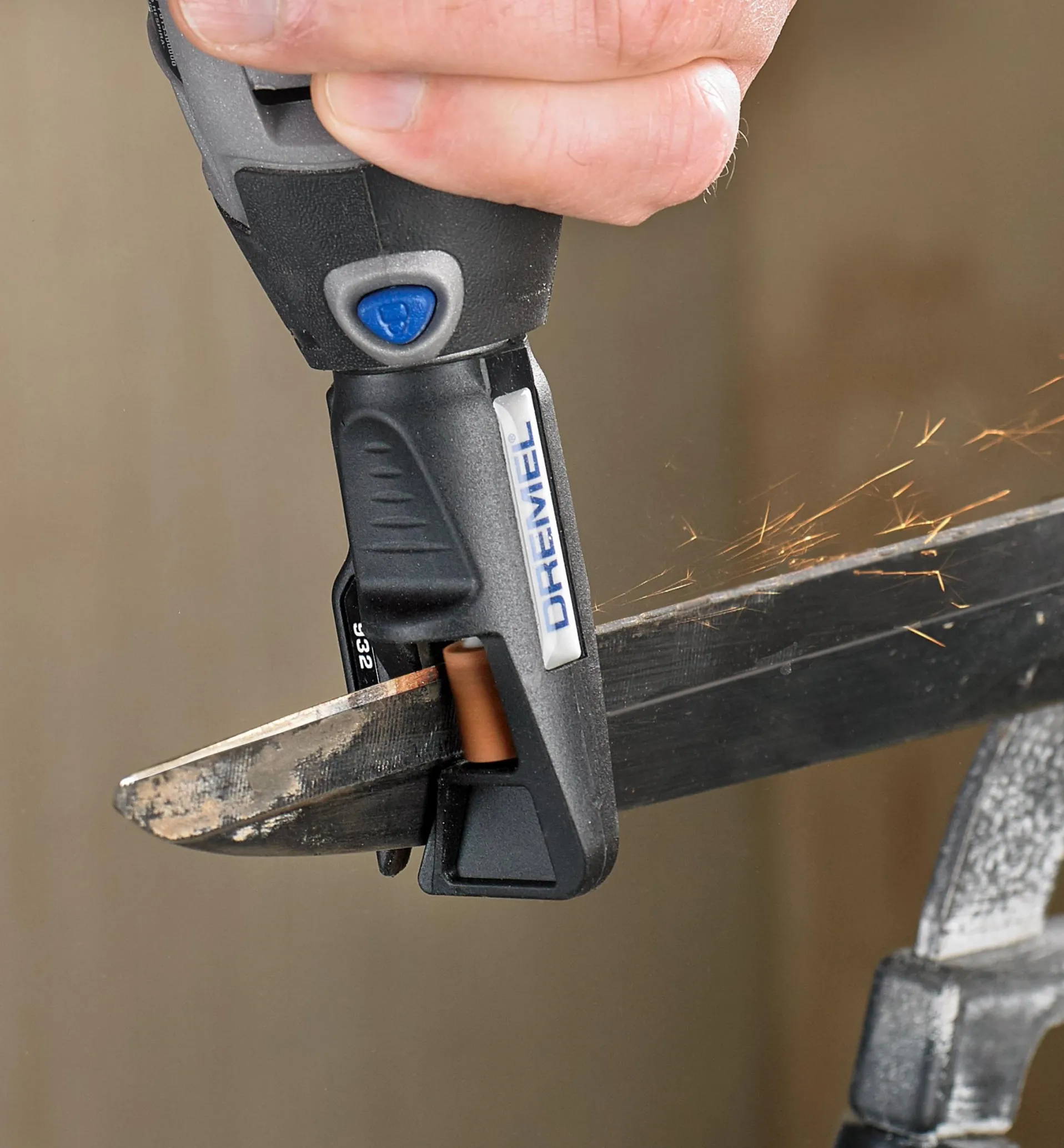 Lee Valley Dremel 3000-2/28 Rotary Tool Kit Bonus 36" Flex Shaft & Sharpening Attachment Kit