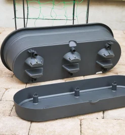 Lee Valley Elho Self-Watering Planter With Trellis