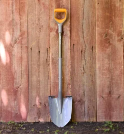 Lee Valley Fiskars Pro Digging Shovel