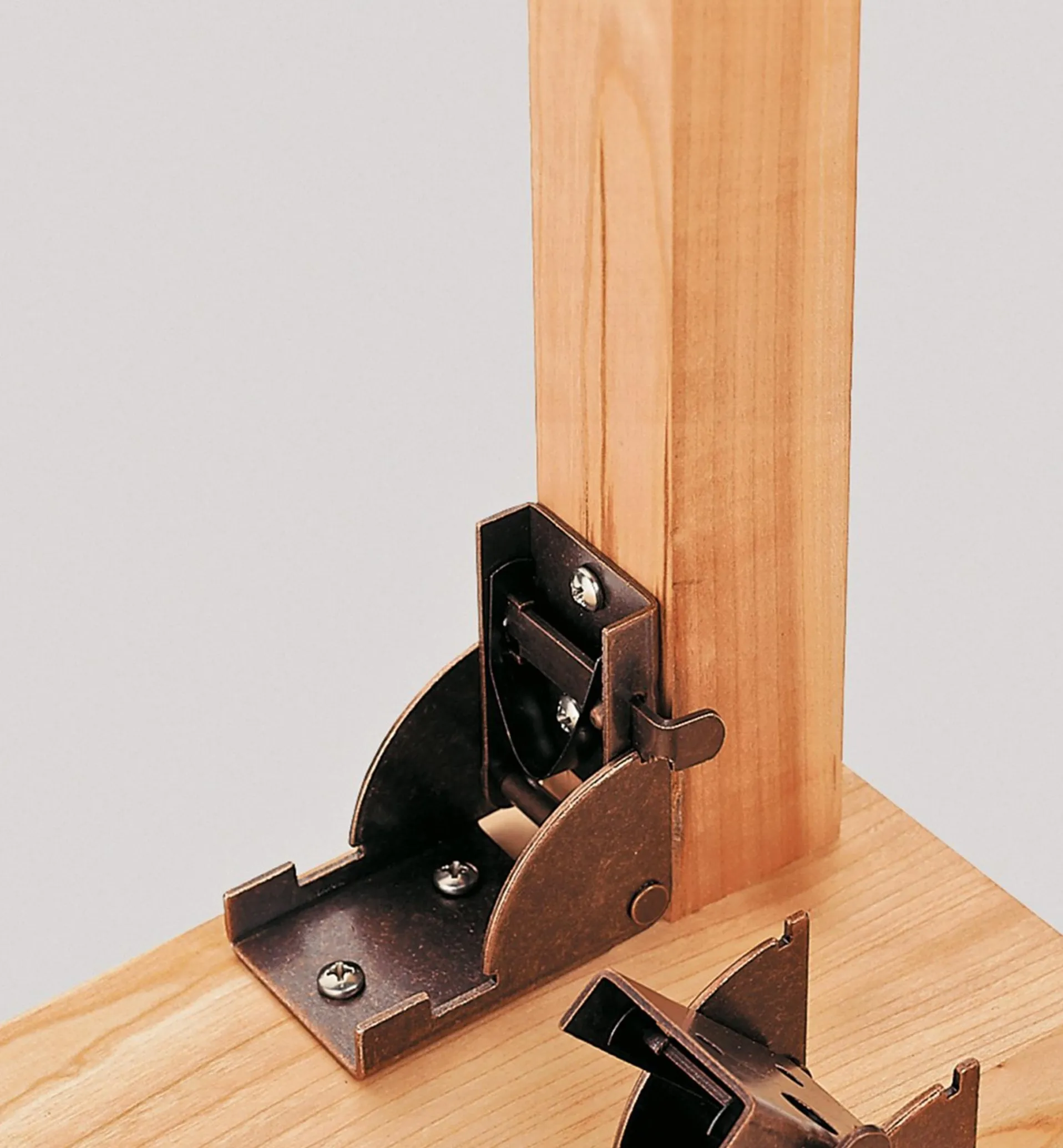 Lee Valley Folding Leg Bracket