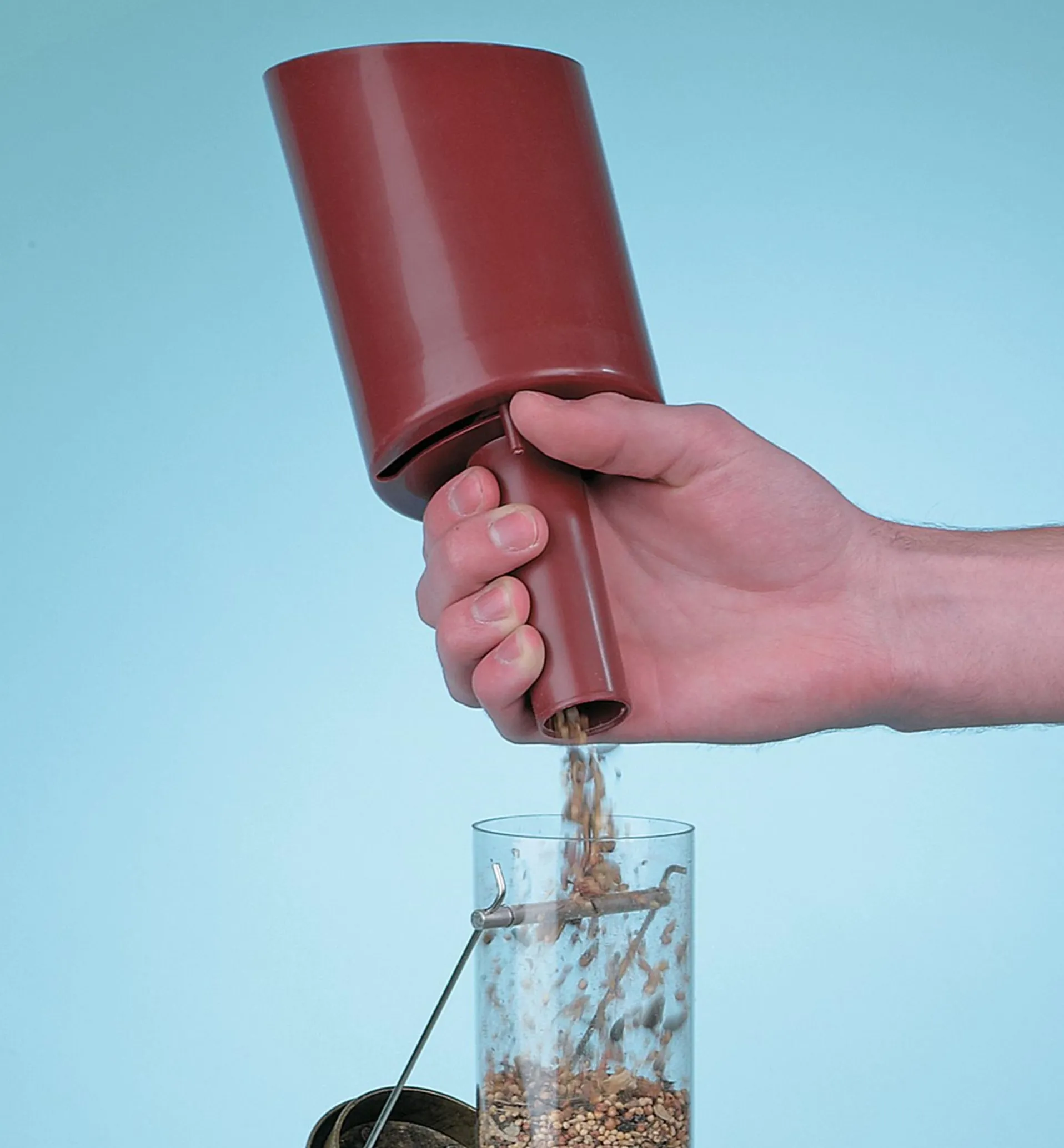 Lee Valley Funneling Bird Seed Scoop