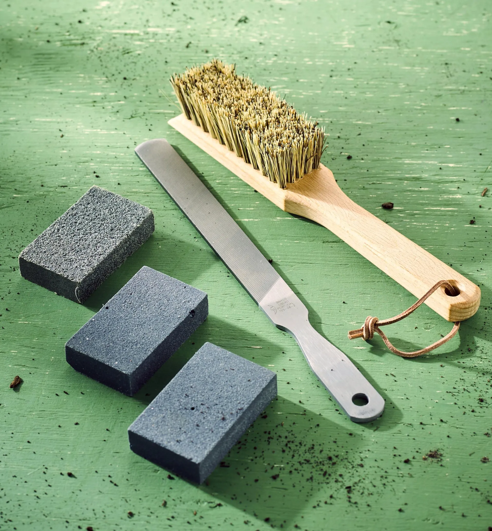 Lee Valley Garden Tool Maintenance Set