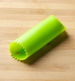 Lee Valley Garlic Peeler