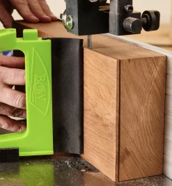 Lee Valley GuidePRO Bandsaw Guide