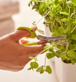 Lee Valley Herb Planter With Shears