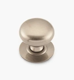 Lee Valley Hollow Brass Knobs With Escutcheons