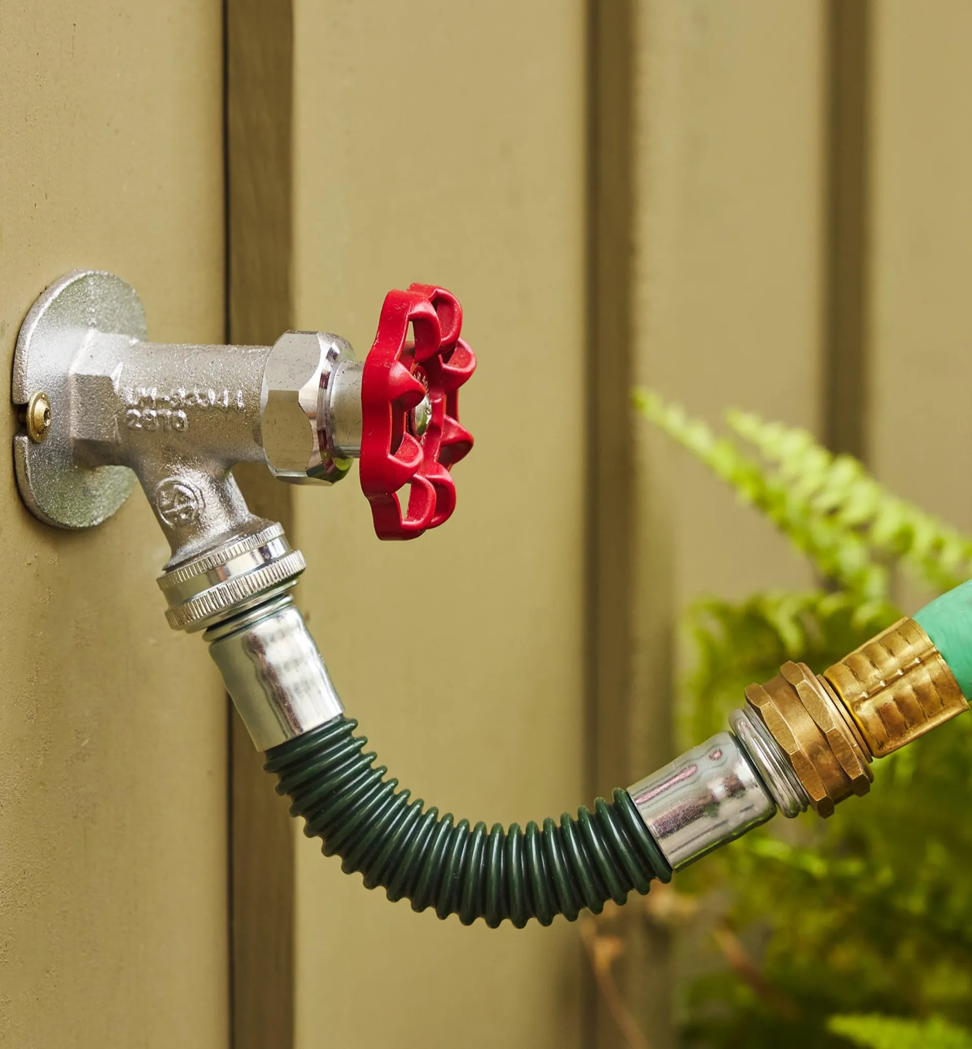 Lee Valley Hose Kink Eliminator