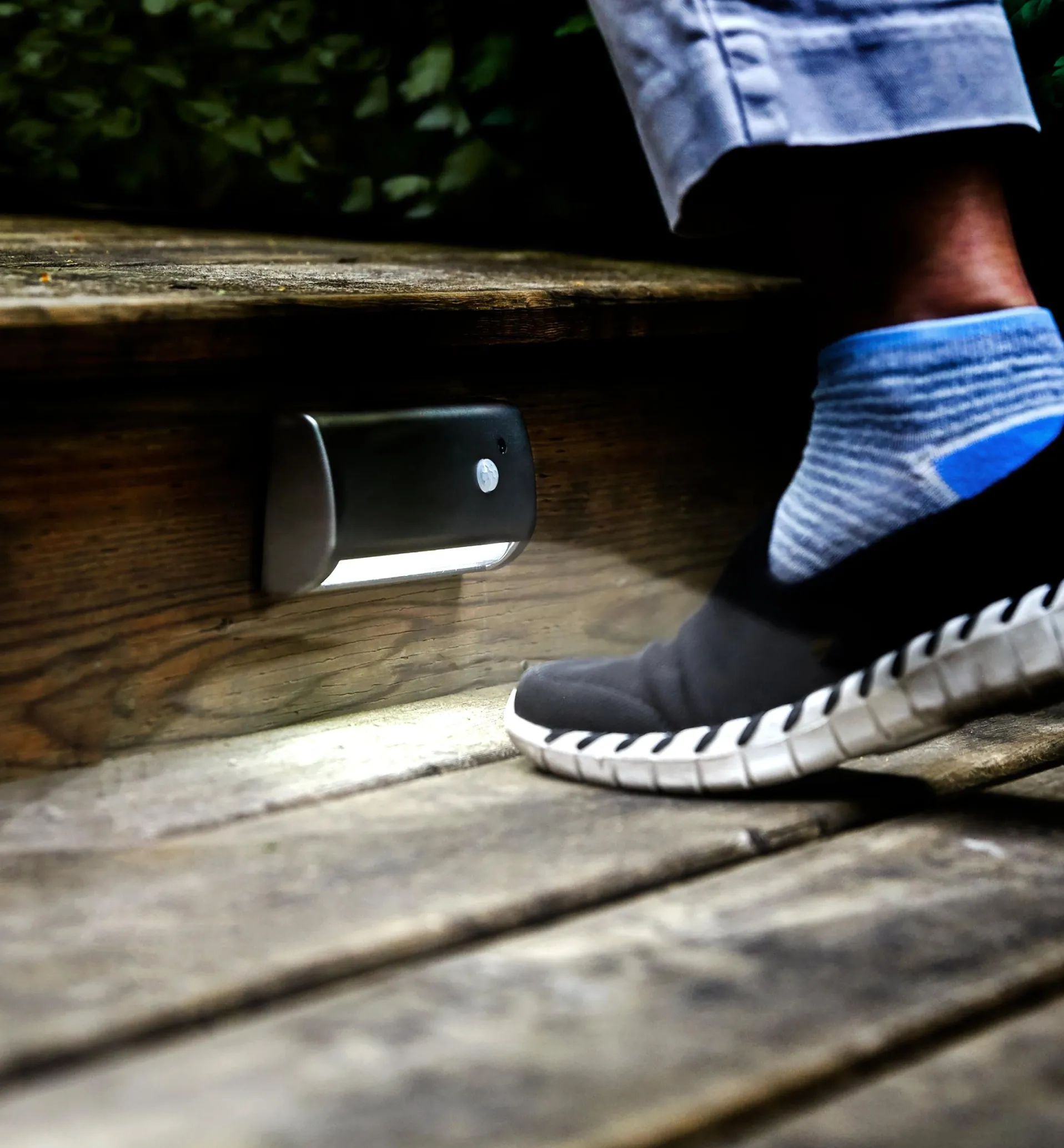 Lee Valley Indoor/Outdoor Motion-Activated Light