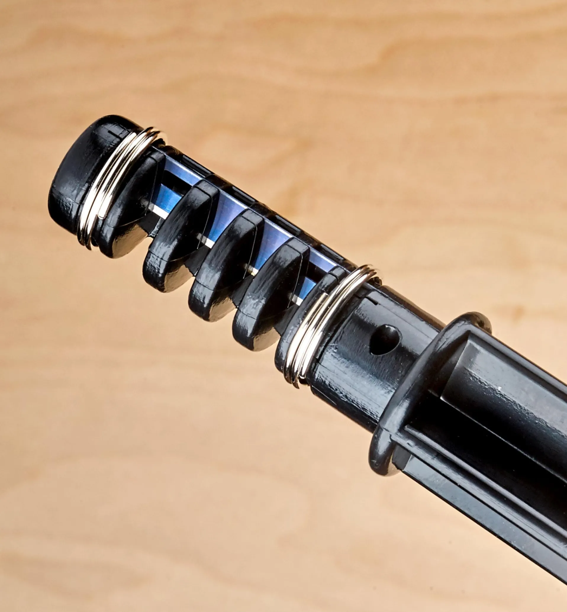 Lee Valley Leather Lacing Cutter