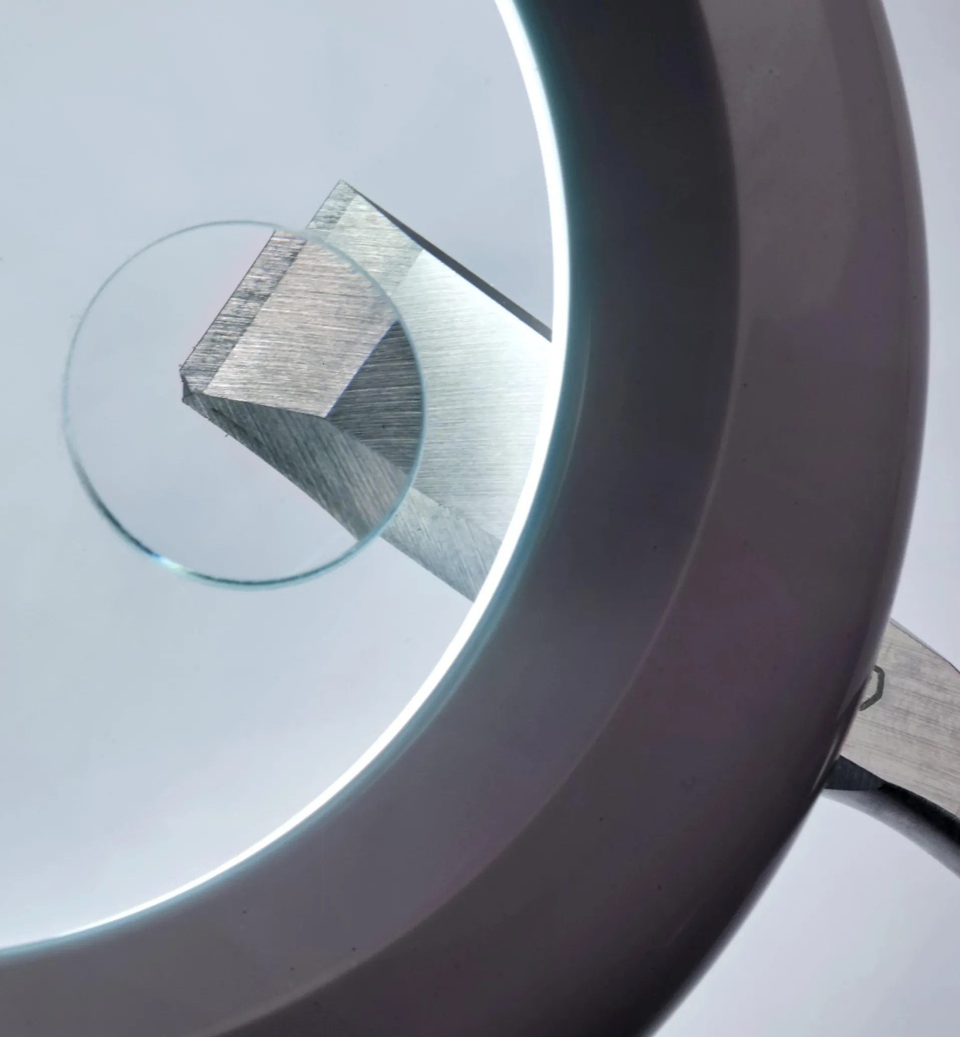 Lee Valley LED Tabletop Magnifying Lamp