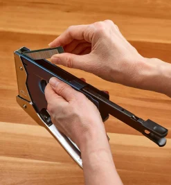 Lee Valley Light-Touch Steel Staple Gun