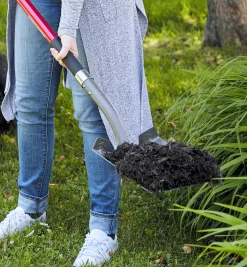 Lee Valley Long-Handled Square Shovel