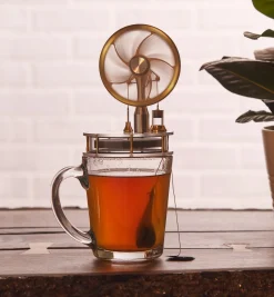 Lee Valley Low-Temperature Stirling Engine Kit