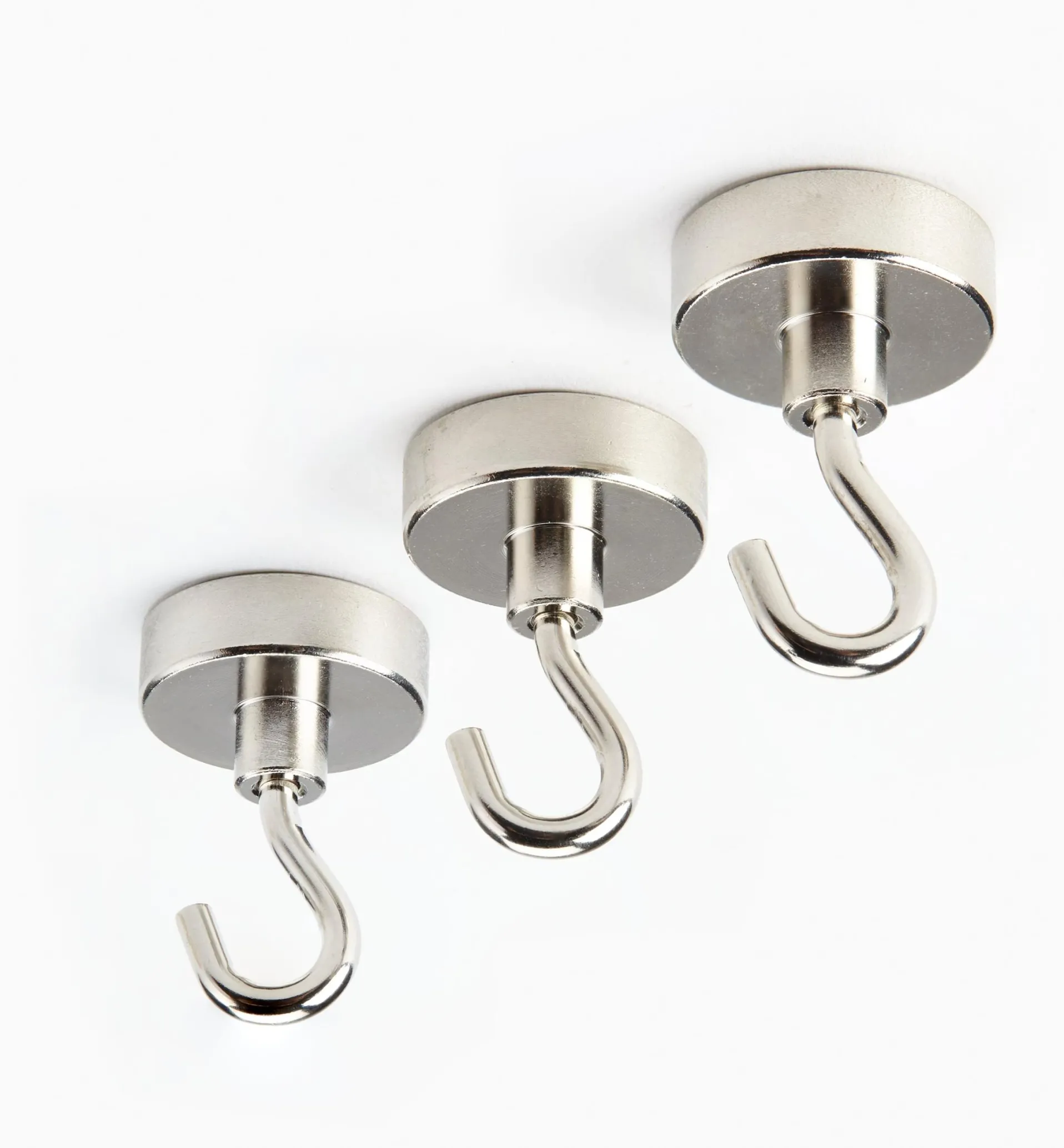 Lee Valley Magnet-Mounted Hooks