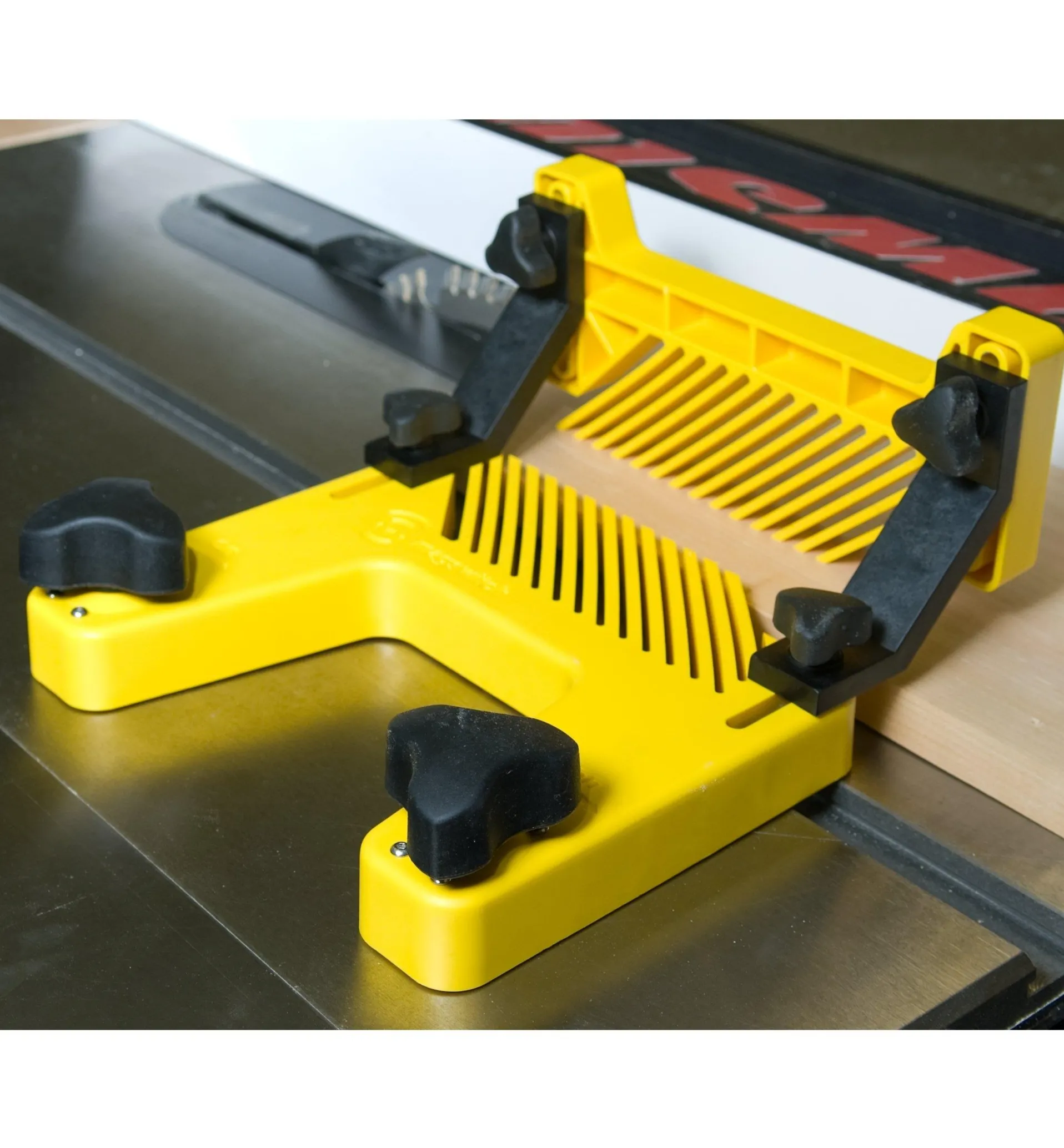 Lee Valley MagSwitch Magnetic Featherboard