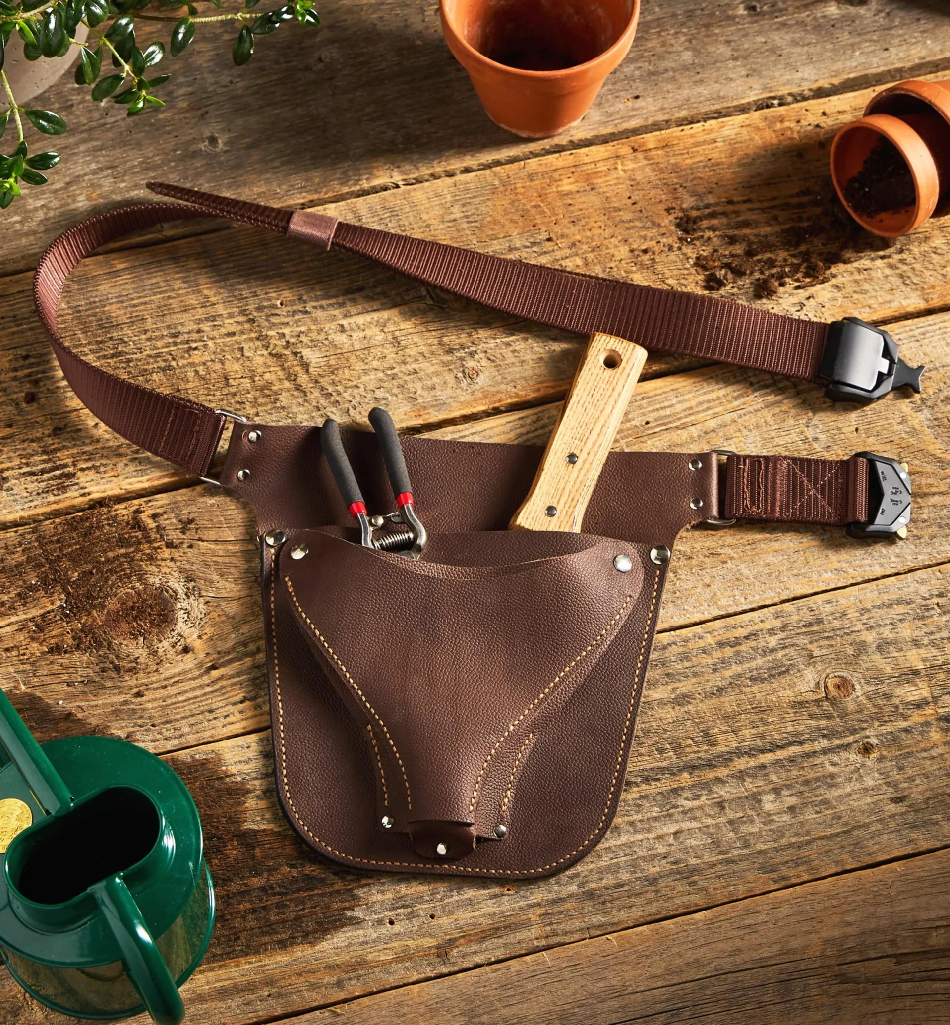 Lee Valley Make It Yourself Gardener's Leather Tool Belt Kit
