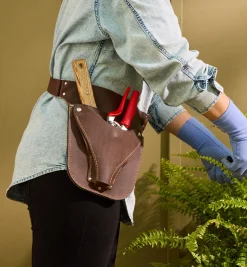 Lee Valley Make It Yourself Gardener's Leather Tool Belt Kit