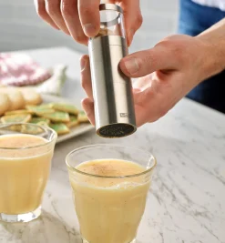 Lee Valley Nutmeg Grinder