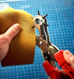 Lee Valley NWS Revolving Leather Punch