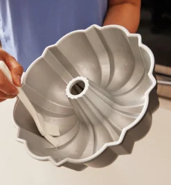 Lee Valley Original Bundt Pan