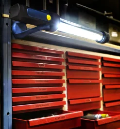 Lee Valley Pair Of Multi-Function LED Tube Lights