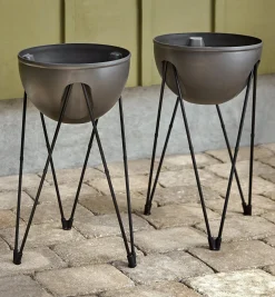 Lee Valley Pair Of Self-Watering Tripod Planters