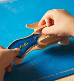 Lee Valley Paper Airplane Launcher Kit