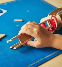 Lee Valley Paper Airplane Launcher Kit