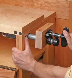 Lee Valley Pipe Vise