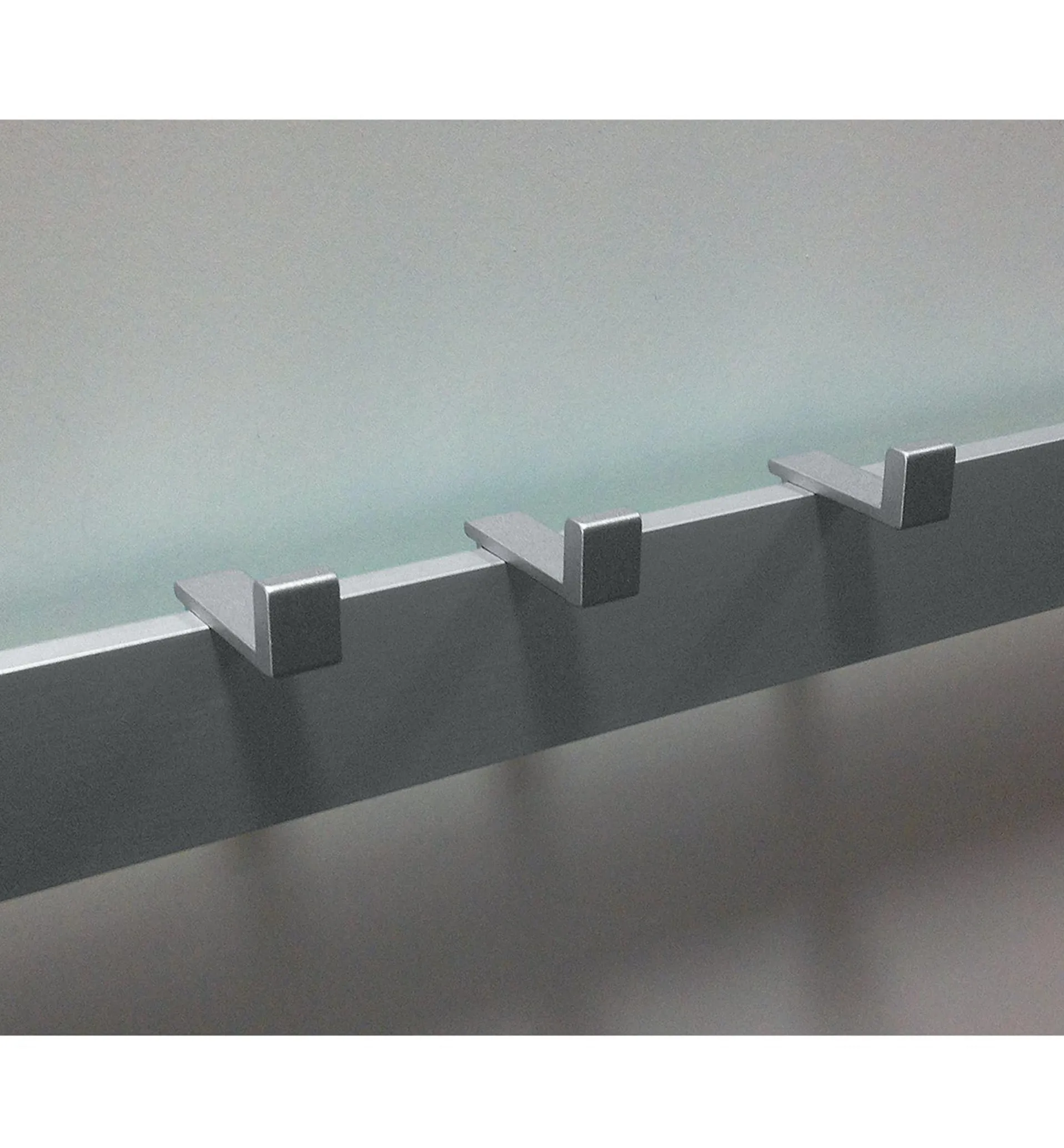 Lee Valley Rail-Mount Hook For The Aluminum Wall-Mount Rail Storage System