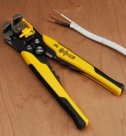 Lee Valley Self-Adjusting Wire Stripper
