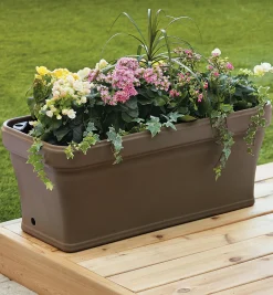 Lee Valley Self-Watering Planter