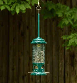 Lee Valley Squirrel Buster Standard Bird Feeder