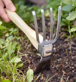 Lee Valley Stainless-Steel Cultivator Mattock