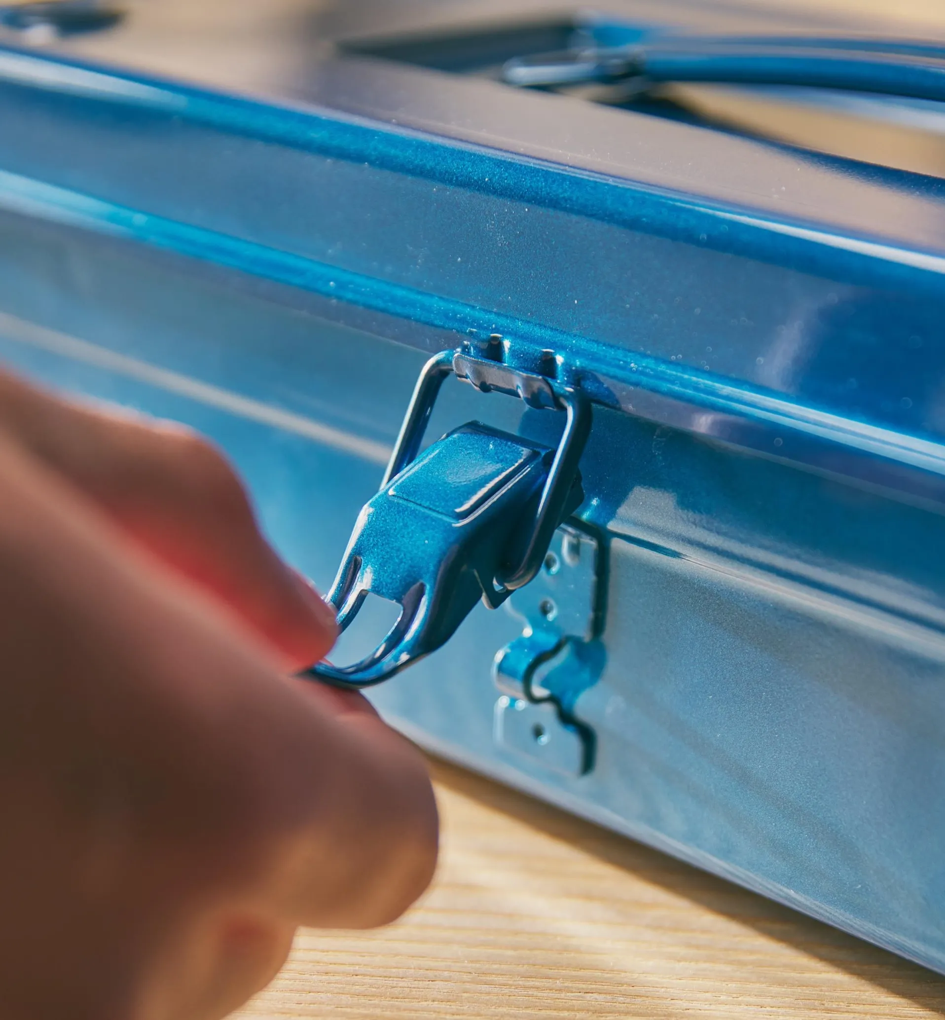 Lee Valley Toyo Medium Stackable Toolbox