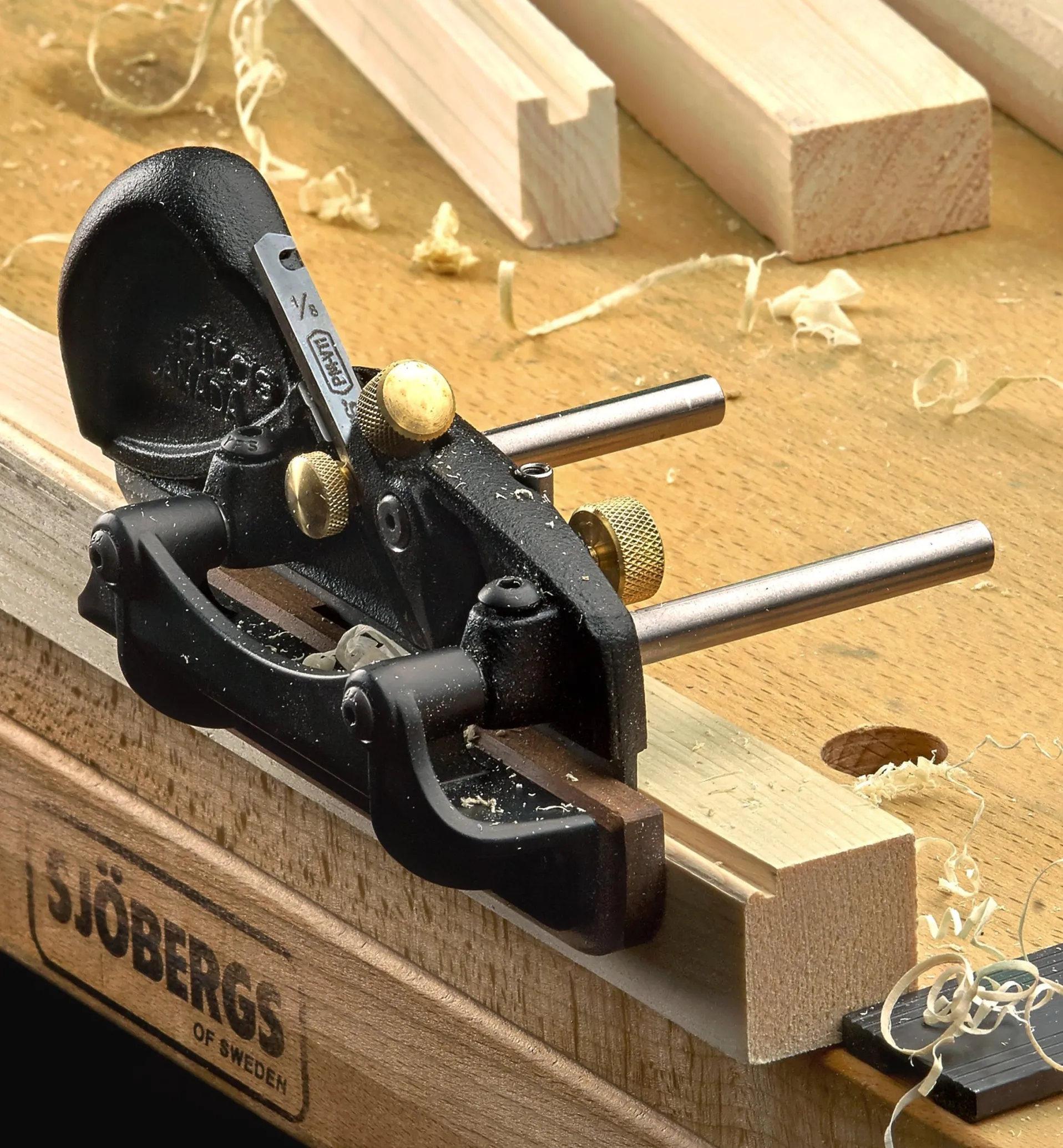 Lee Valley Veritas Left-Hand Box-Maker’s Plow Plane
