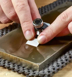 Lee Valley Veritas Miniature Honing Guide