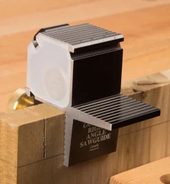 Lee Valley Veritas Right-Angle Saw Guide
